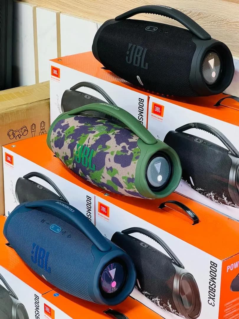 BOOMSBOX 3 2