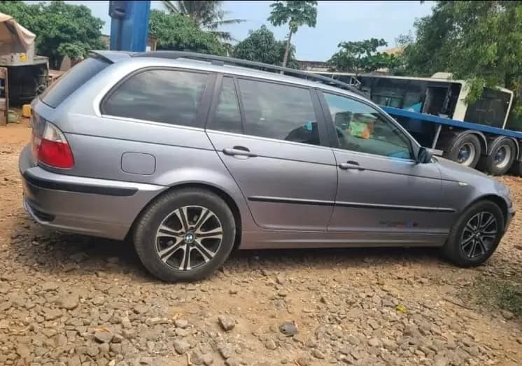 Voiture occasion très propre 